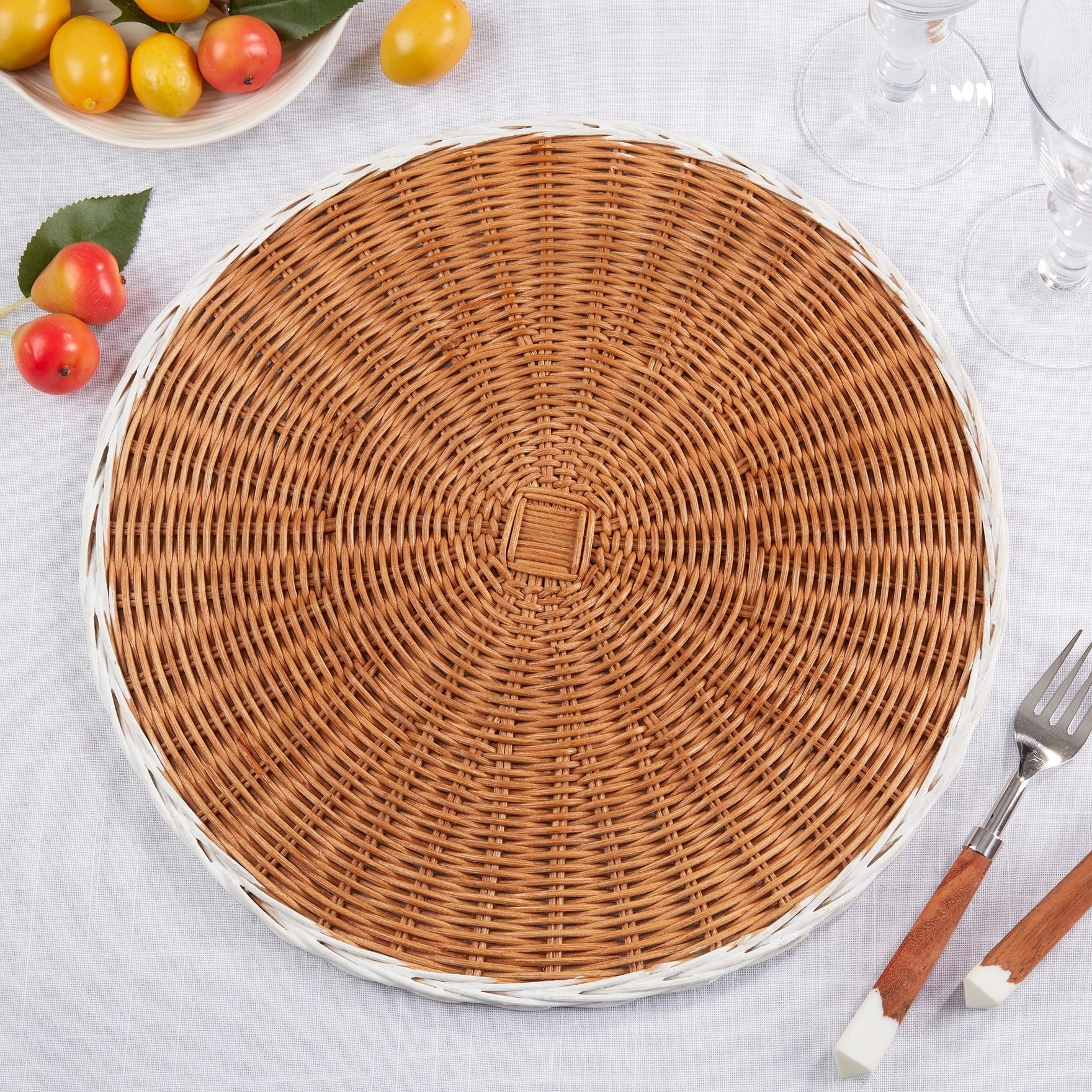 Set of 2 wicker placemats perfect for a spring table or Mother's day brunch.