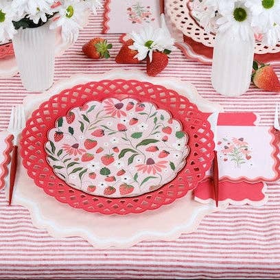 8.5" Strawberry Paper Plates - 8ct