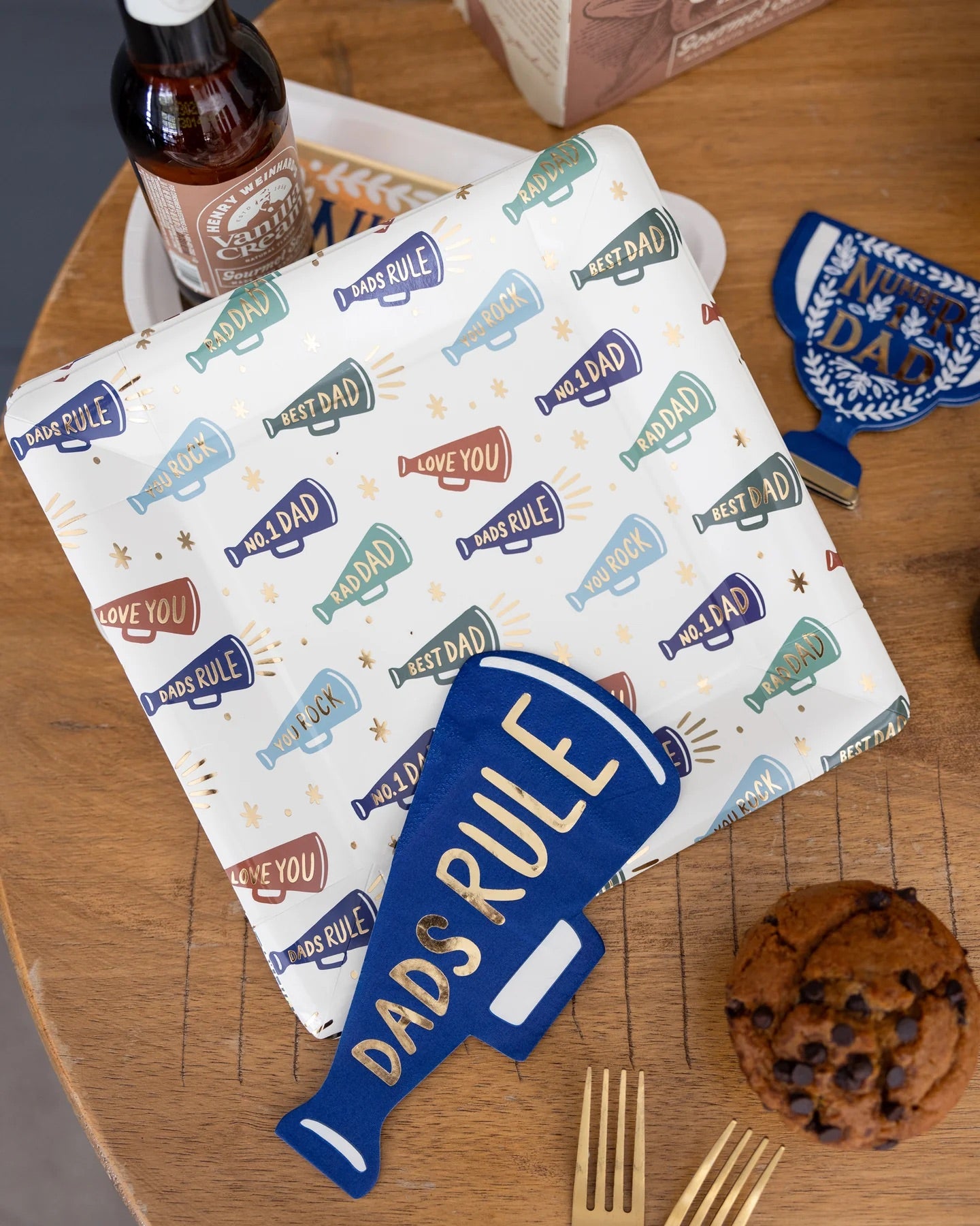 Father's Day Megaphone Pattern Paper Plates