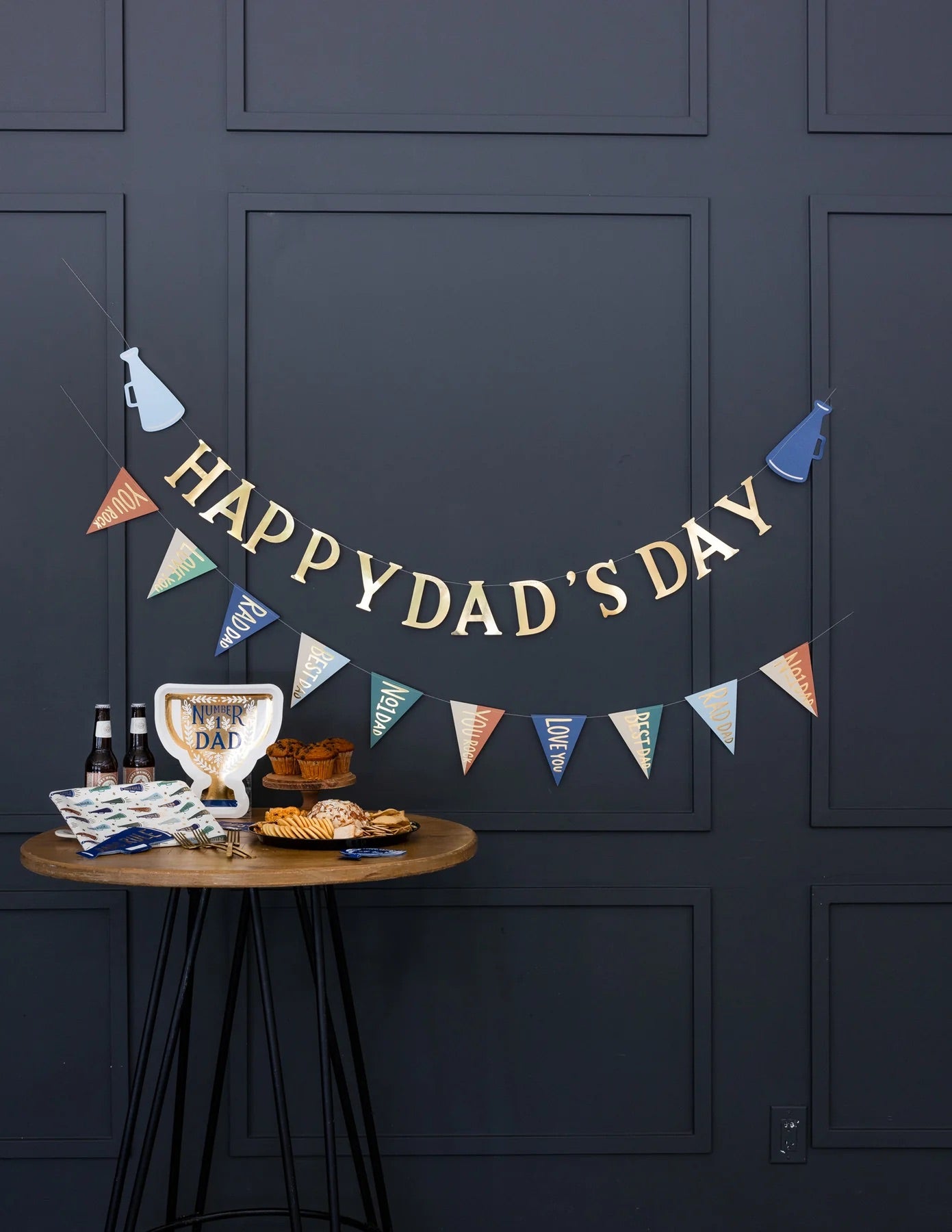 Father's Day Megaphone Pattern Paper Plates