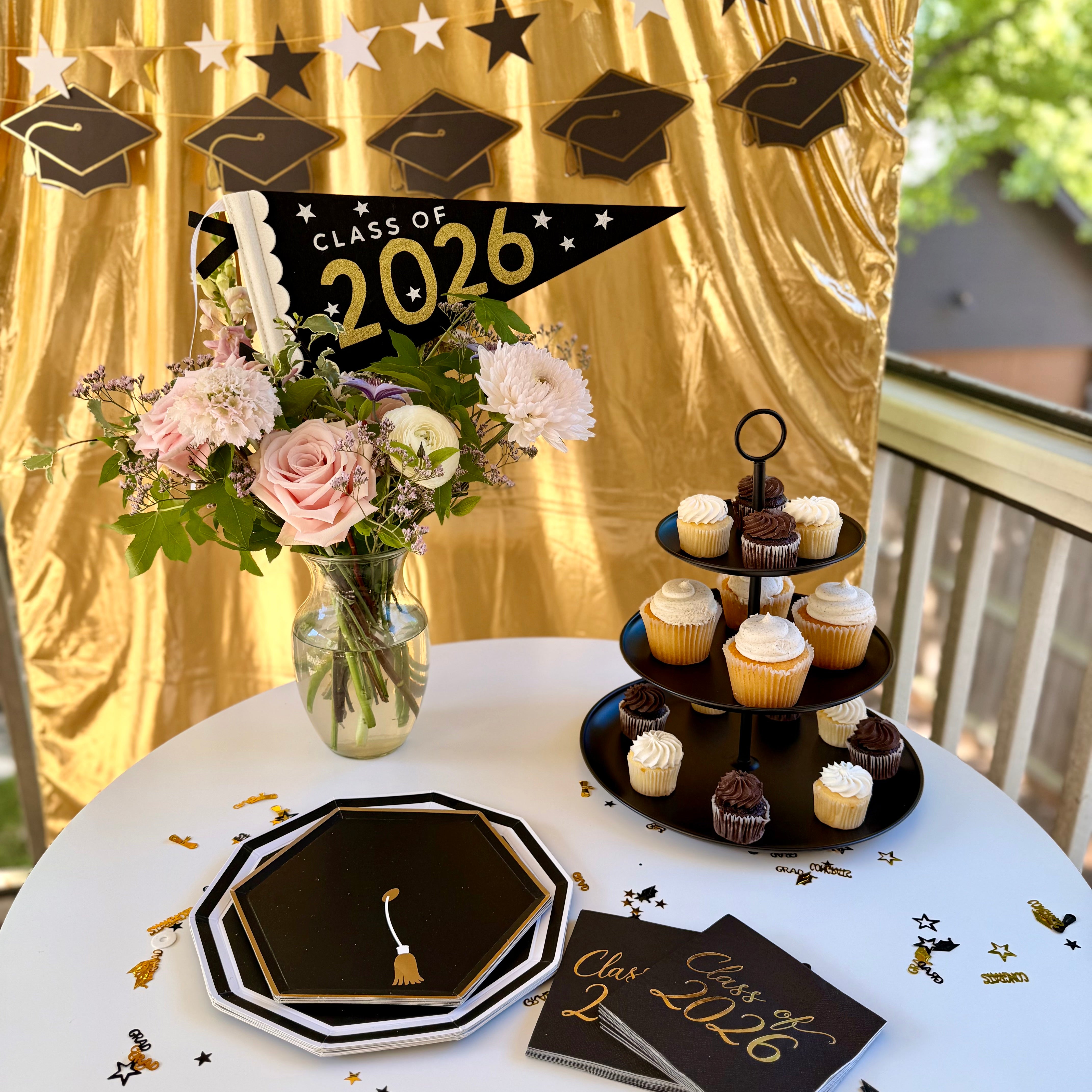 Star and Grad Hat Stitched Banner Set