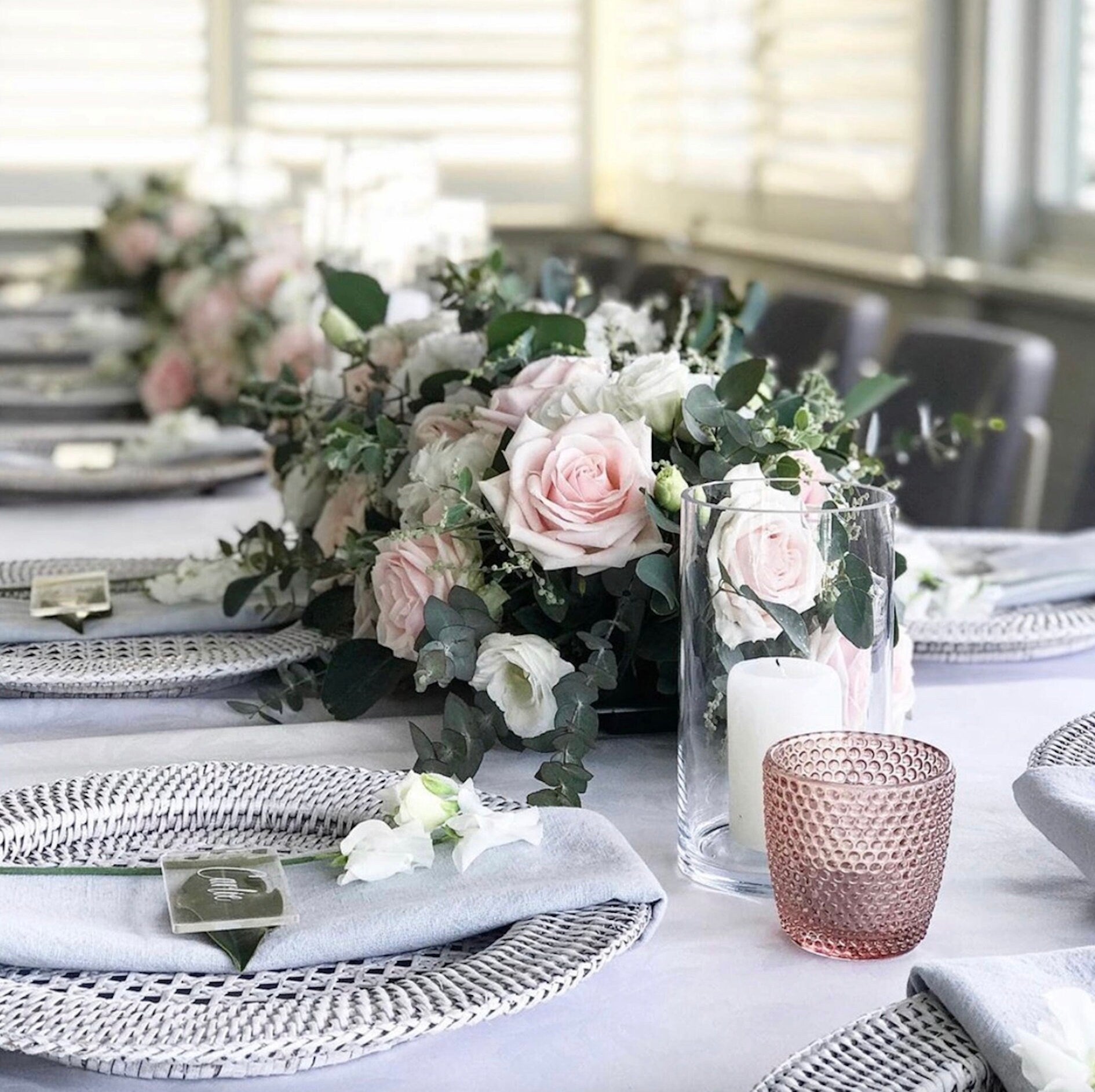 Bring the coast to your table with our White Rattan Charger Plates. These White Placemats are an essential part of creating a Tropical Tablescape, ideal for adding a touch of summer to any event. At 13.7 inches, they're versatile for both daily use and special gatherings.