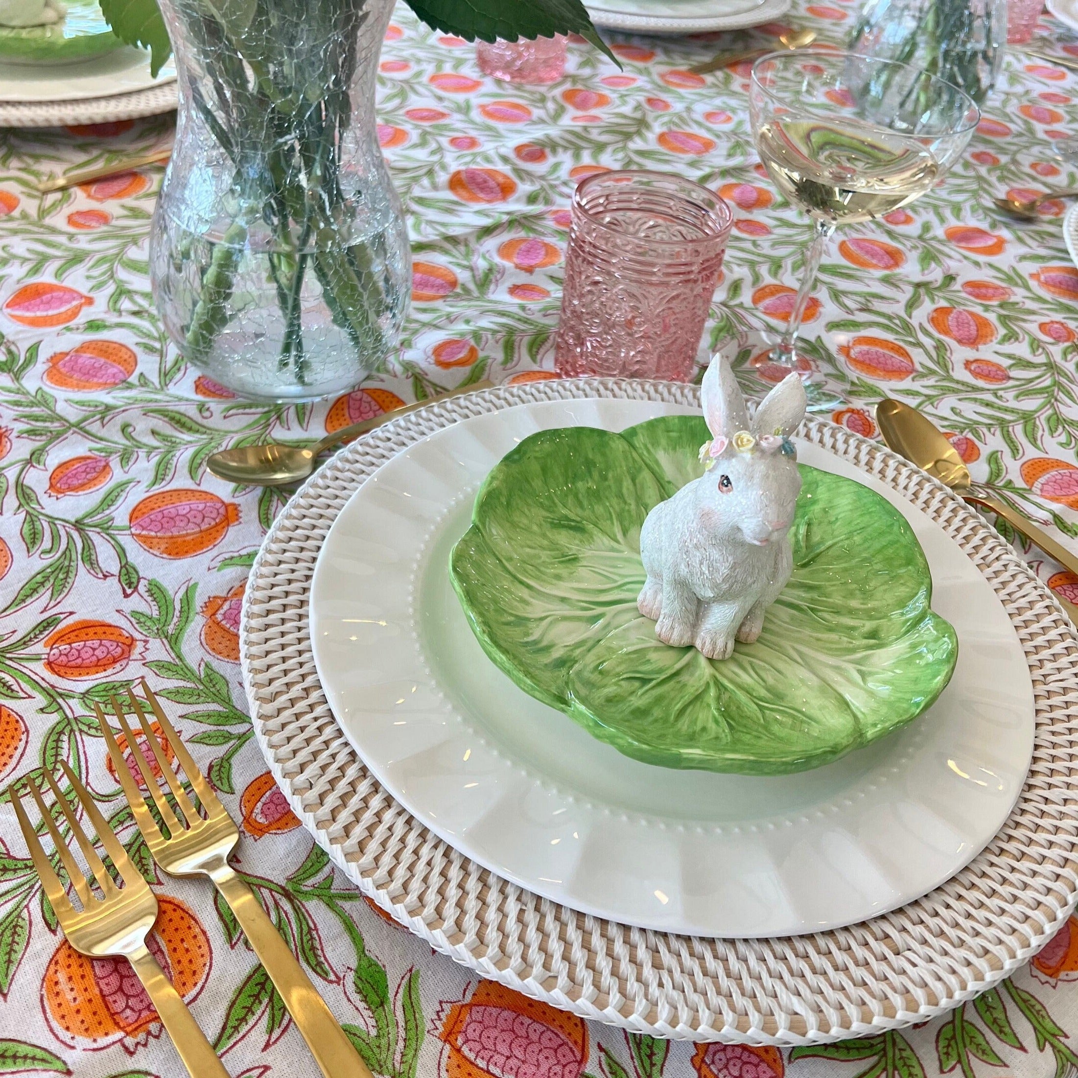 Bring the coast to your table with our White Rattan Charger Plates. These White Placemats are an essential part of creating a Tropical Tablescape, ideal for adding a touch of summer to any event. At 13.7 inches, they're versatile for both daily use and special gatherings.