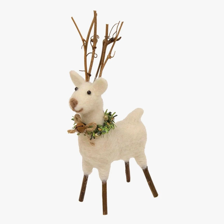 Felted reindeer Christmas decor - a perfection addition to your Christmas coffee table decor or Christmas table decorations collection.
