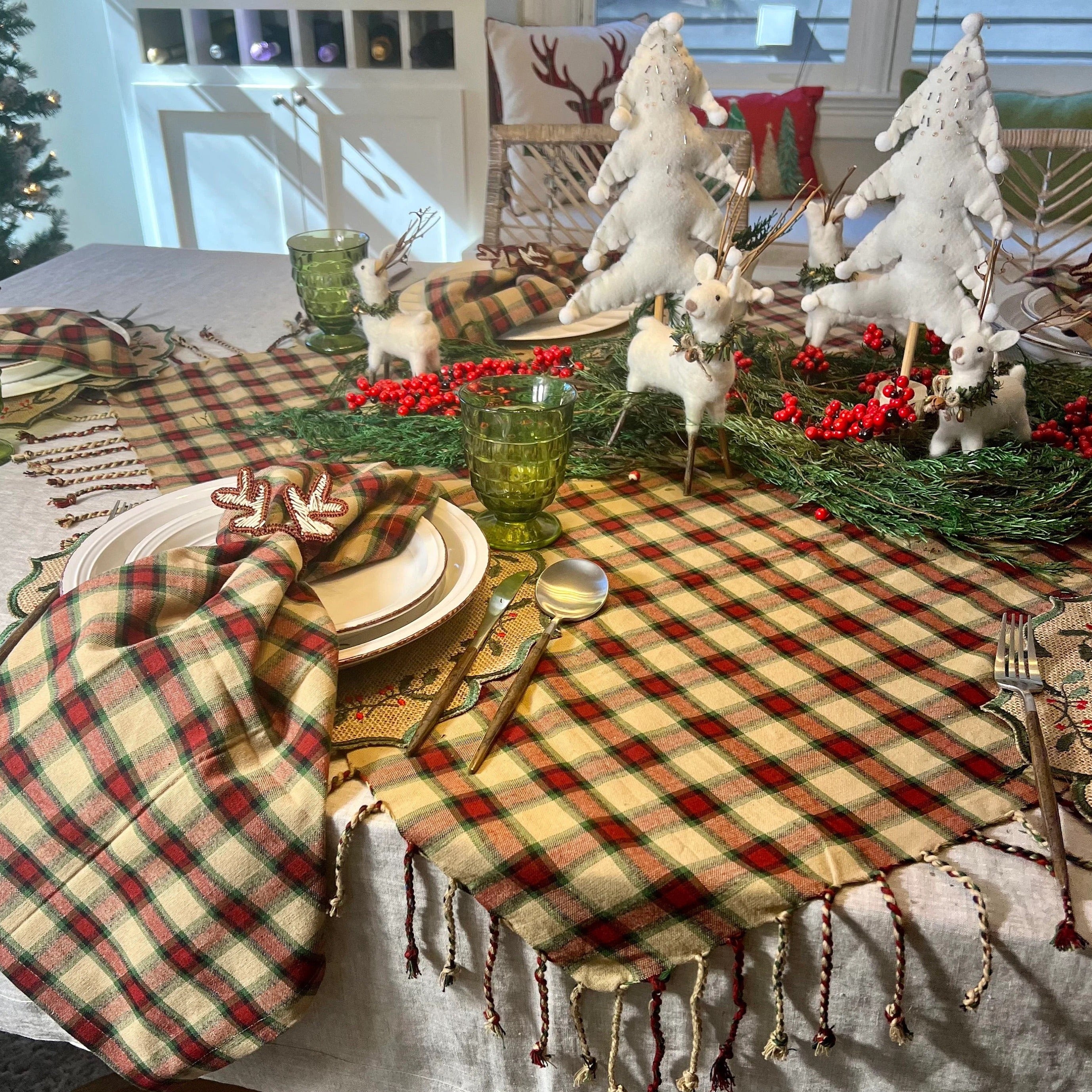 Felted reindeer Christmas decor - a perfection addition to your Christmas coffee table decor or Christmas table decorations collection.