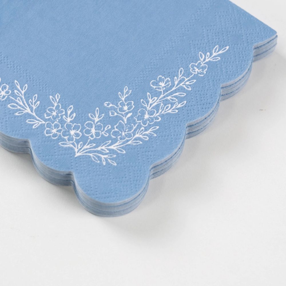 scalloped cocktail napkins blue detail
